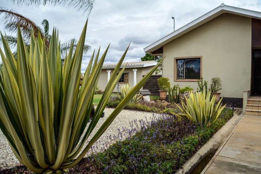 3 Bedroom Property for Sale in Vredendal Western Cape